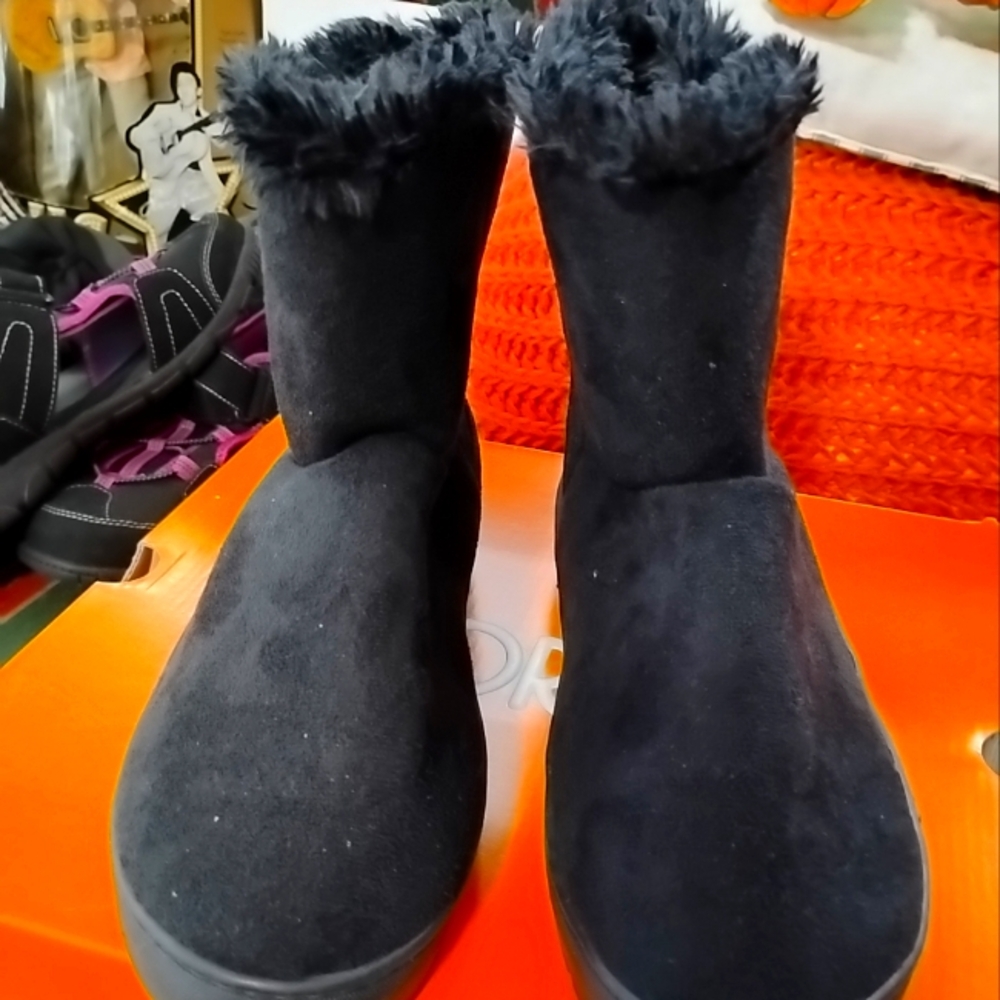 SPORTO MID CALF FUR LINED BLACK SUEDE BOOTS  SZ 9M